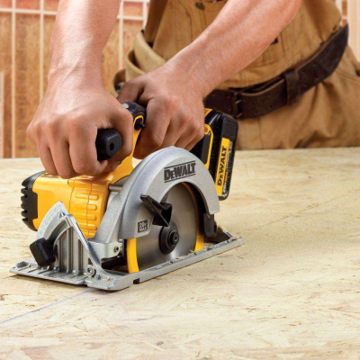 20-Volt Max Lithium-Ion Cordless Circular Saw